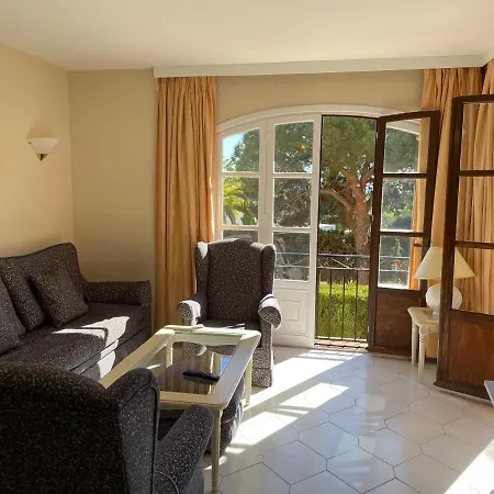 El Toro Apartment *